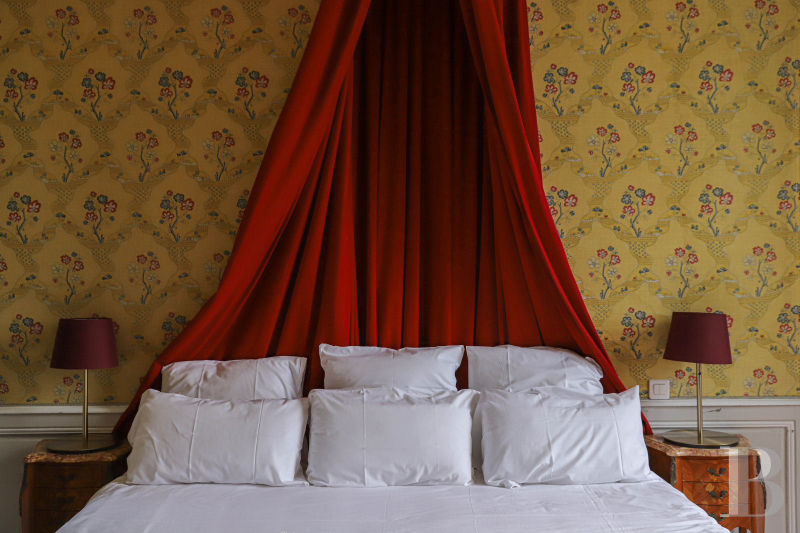 A 17th century chateau dedicated to the splendour of the modern day in Calvados, Normandy - photo  n°20